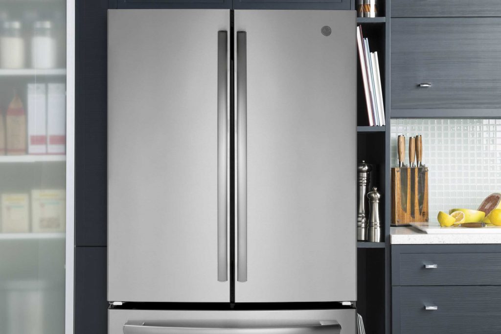 GE GNE27JSMSS in kitchen